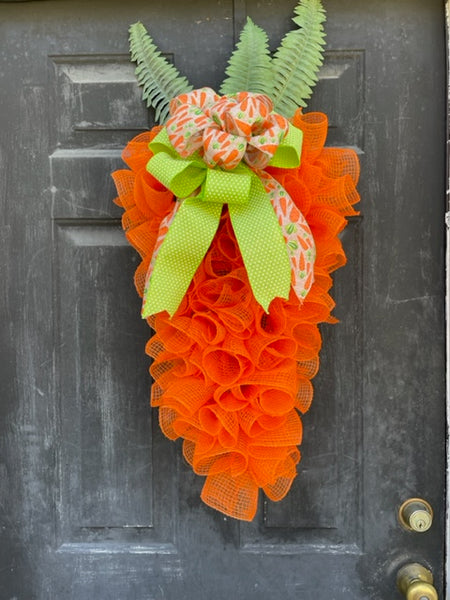 Fabric Mesh Carrot Wreath with Palm Leaves